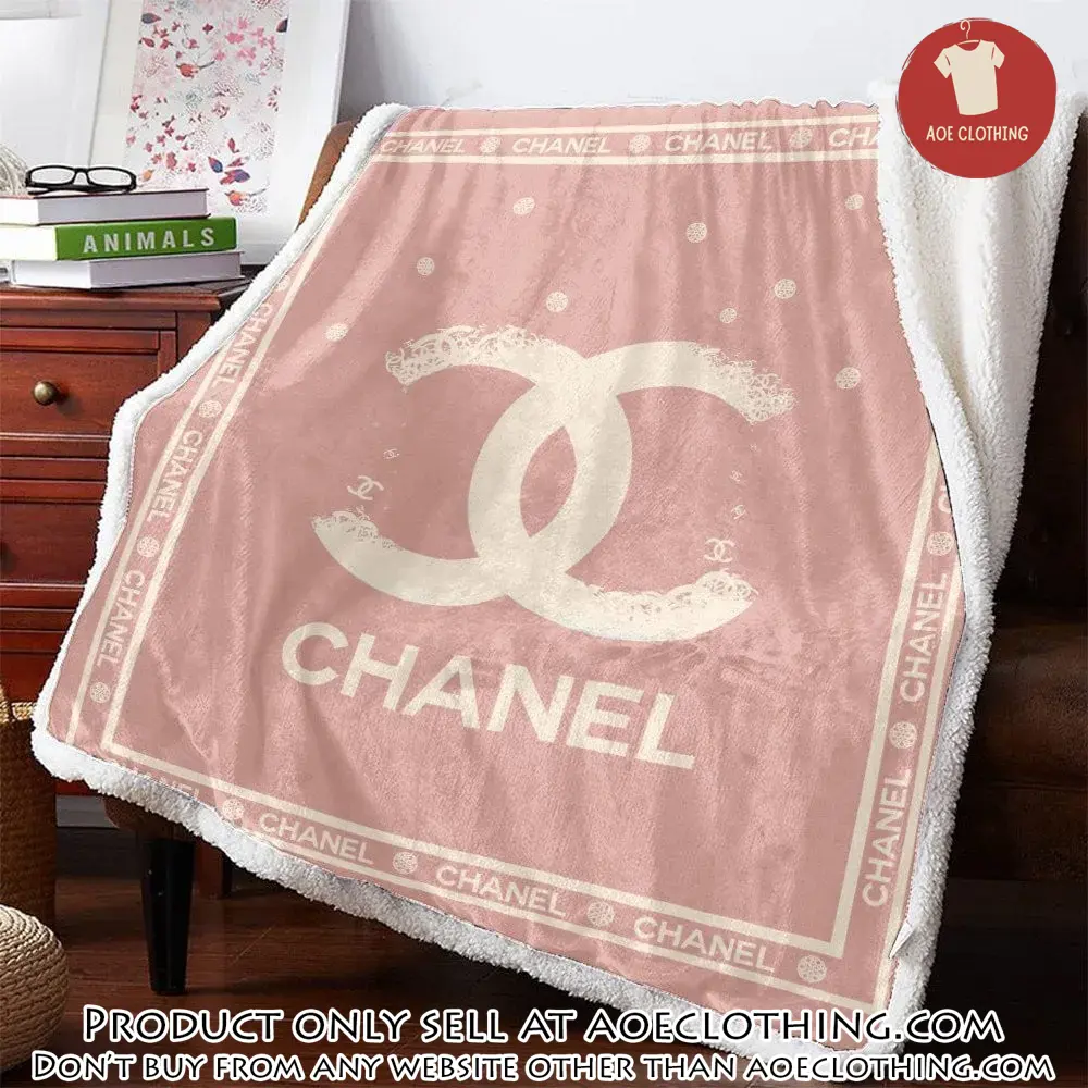 Chanel pinky luxury brand premium blanket fleece home decor special gift for family friend aoe0837633